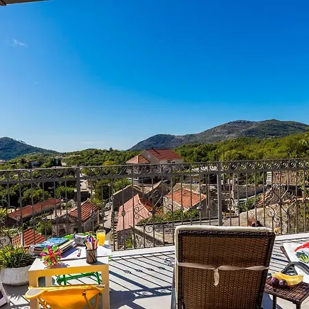 4 Bedroom Pet Friendly In Holiday home *