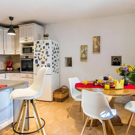 Holiday home 4 Bedroom Pet Friendly In *