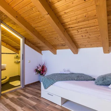 4 Bedroom Pet Friendly In בית נופש