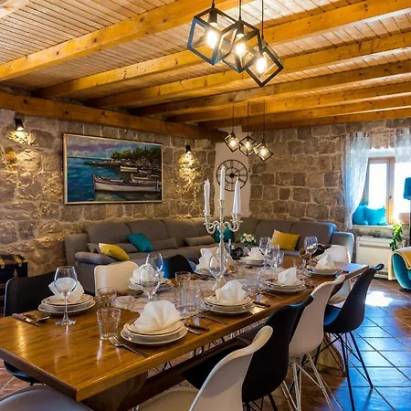 4 Bedroom Pet Friendly In בית נופש *