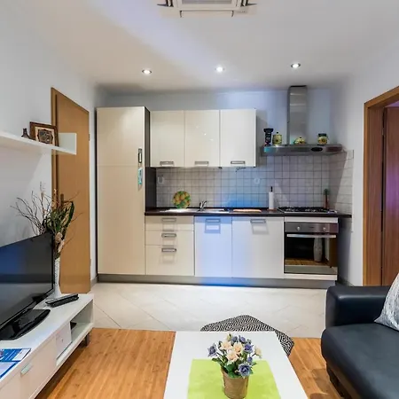 4 Bedroom Pet Friendly In בית נופש